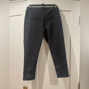Zella Size 4 cropped ankle workout leggings. Barely worn.